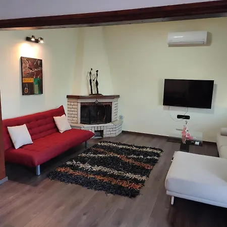 Asterios House Apartment *