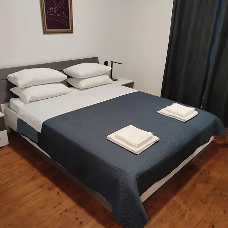 Asterios House Apartman