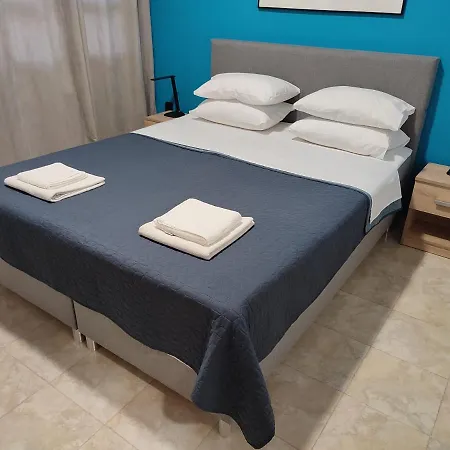 Daire Asterios House *