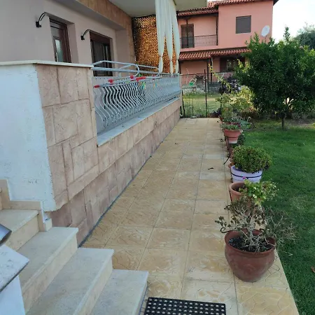 Daire Asterios House